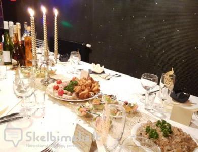 Maistas Vestuvėms, Šventinis stalas